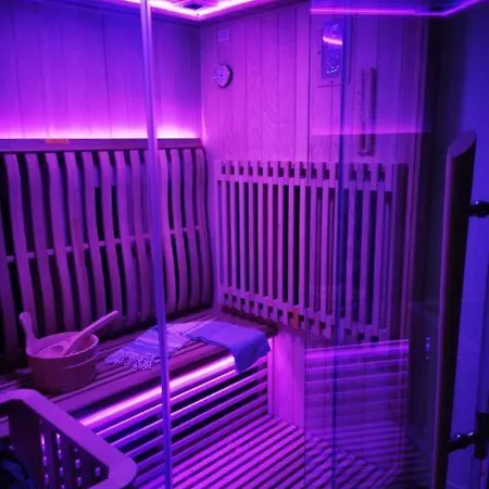 Spabyelleetlui Spa Rouge Ou Bleu Mouscron Exterior photo