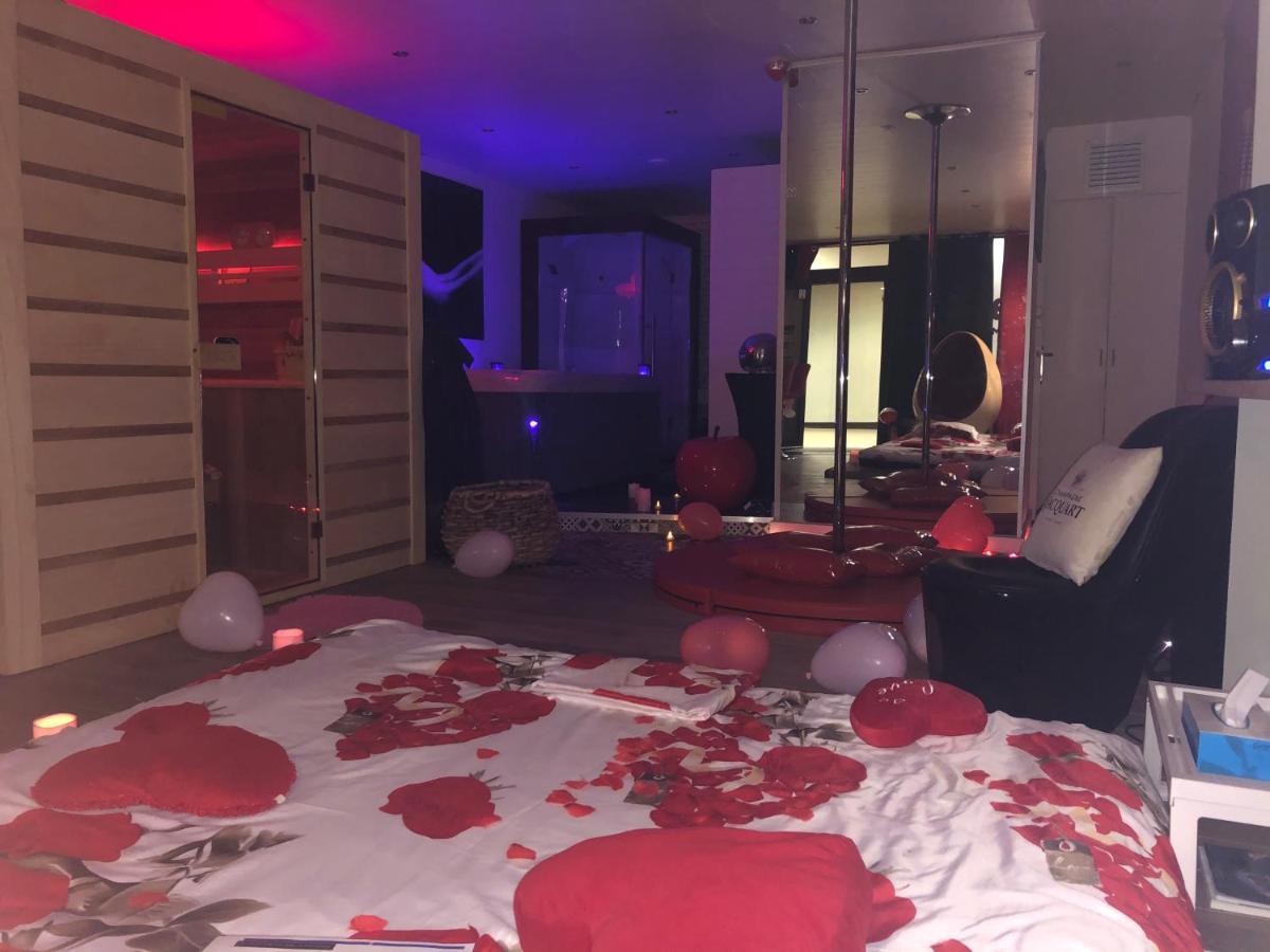 Spabyelleetlui Rouge Ou Bleu Love hotel *