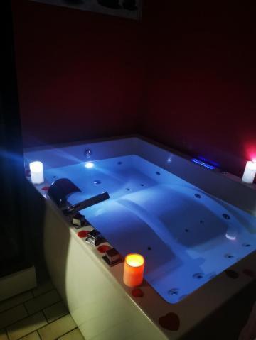 Spabyelleetlui Rouge Ou Bleu * Mouscron