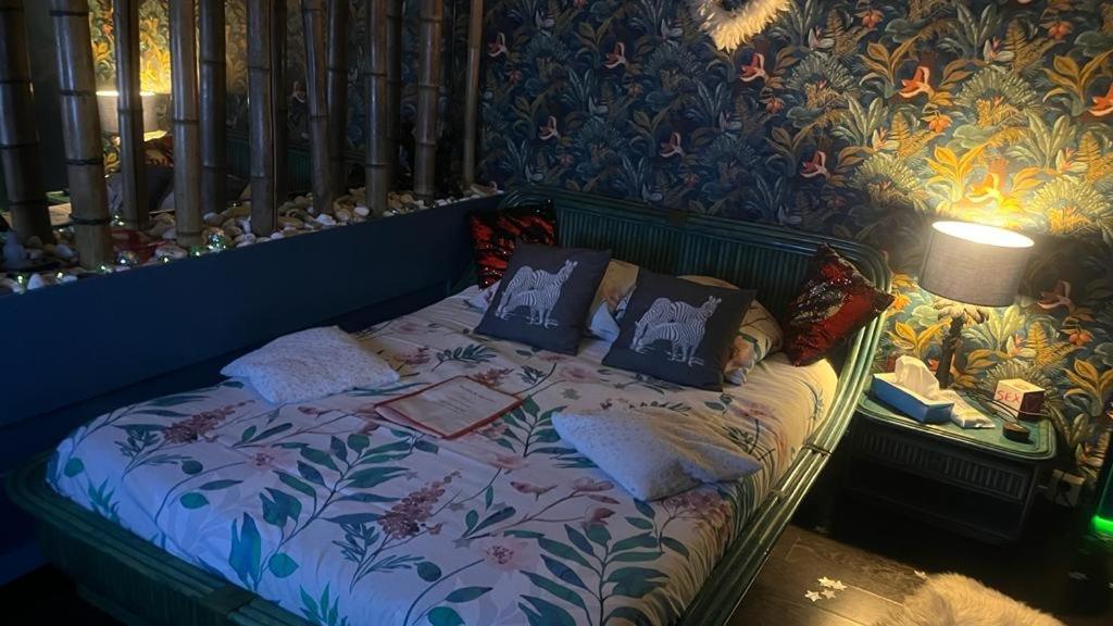 Love hotel Spabyelleetlui Rouge Ou Bleu *
