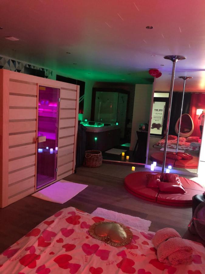Spabyelleetlui Rouge Ou Bleu Love hotel